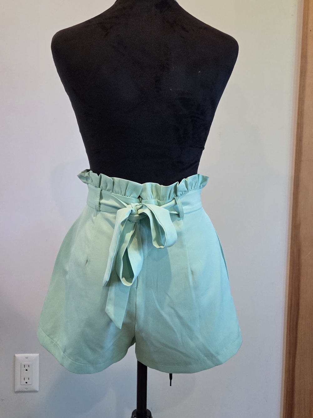 High-Waist Paperbag Shorts in Mint Green - Picture 2 of 3